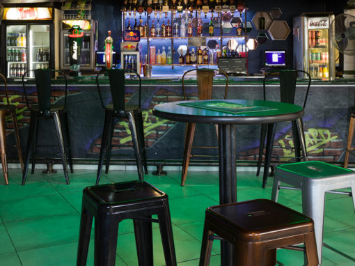 Lazy Lizard Bar